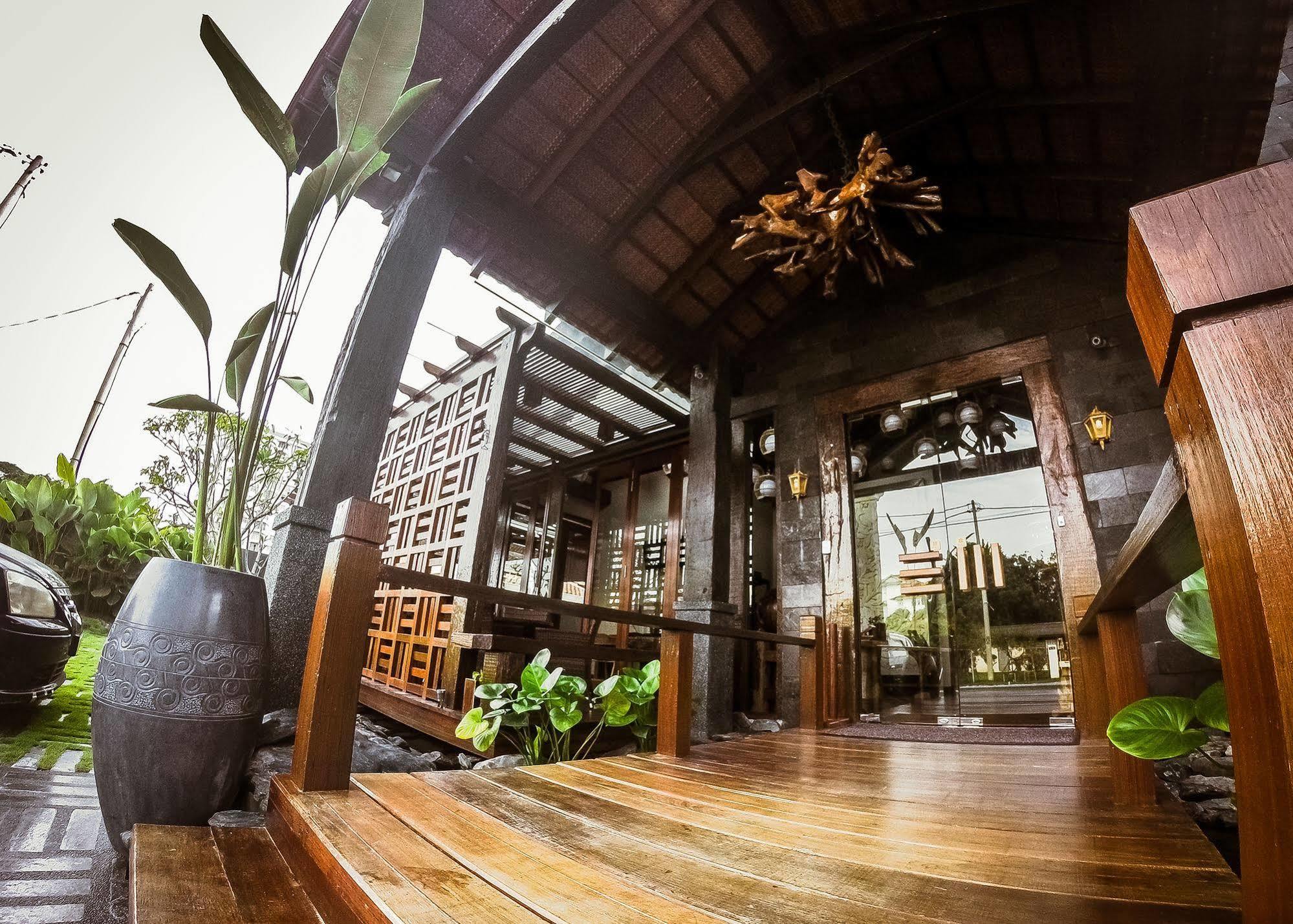 Ipoh Bali Hotel Exterior foto